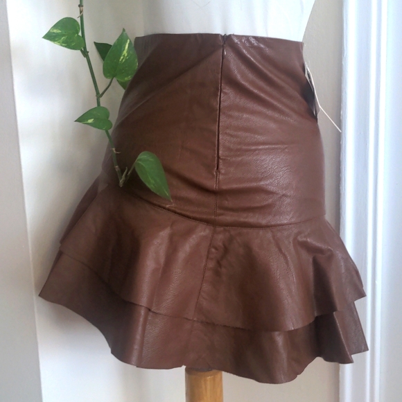 Soprano Ruffle Hem Faux Leather skirt - Picture 3 of 7